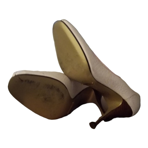 Authentic Dolce & Gabbana Ladies Cream Heels Shoes Size 37 EU /6.5-7 US - Picture 9 of 9